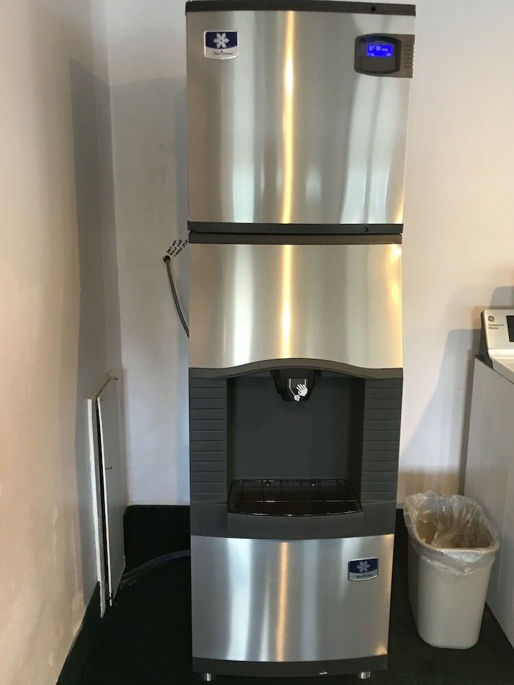 Фото Swiss Chalets Village Inn