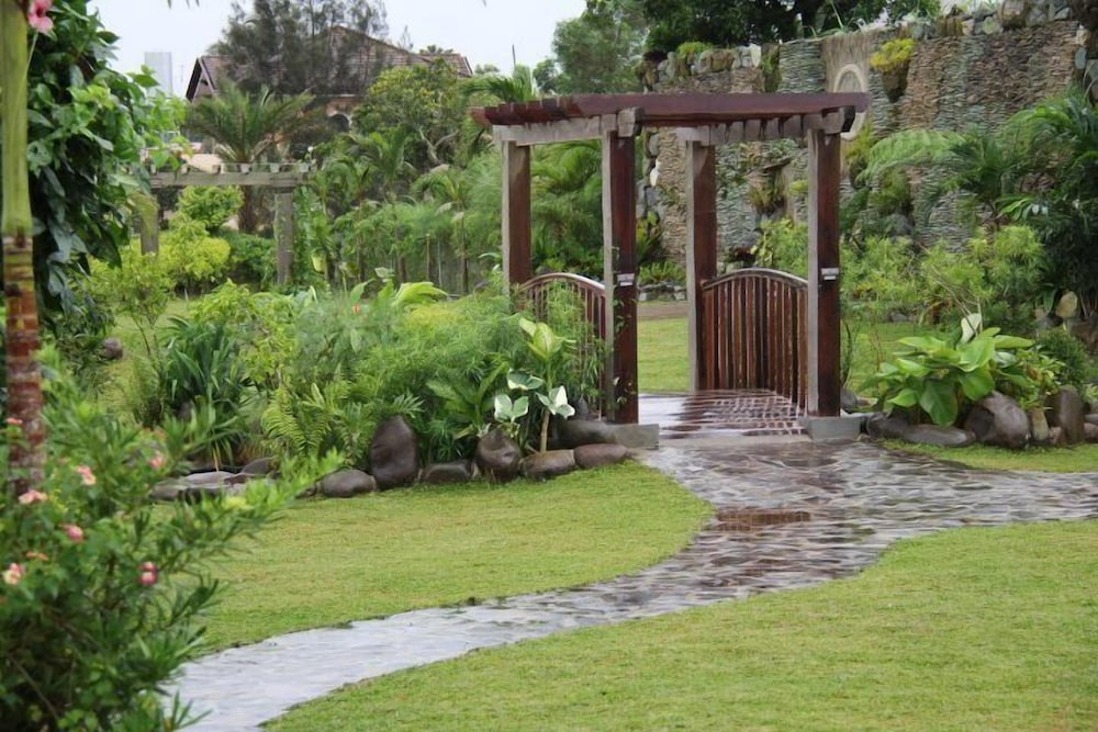 Фото The Q Hotel & Restaurant