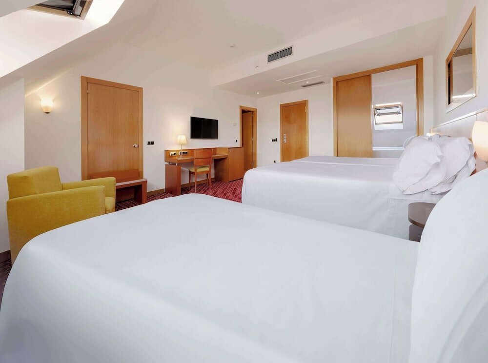 Фото Hotel Leon Camino Affiliated by Melia