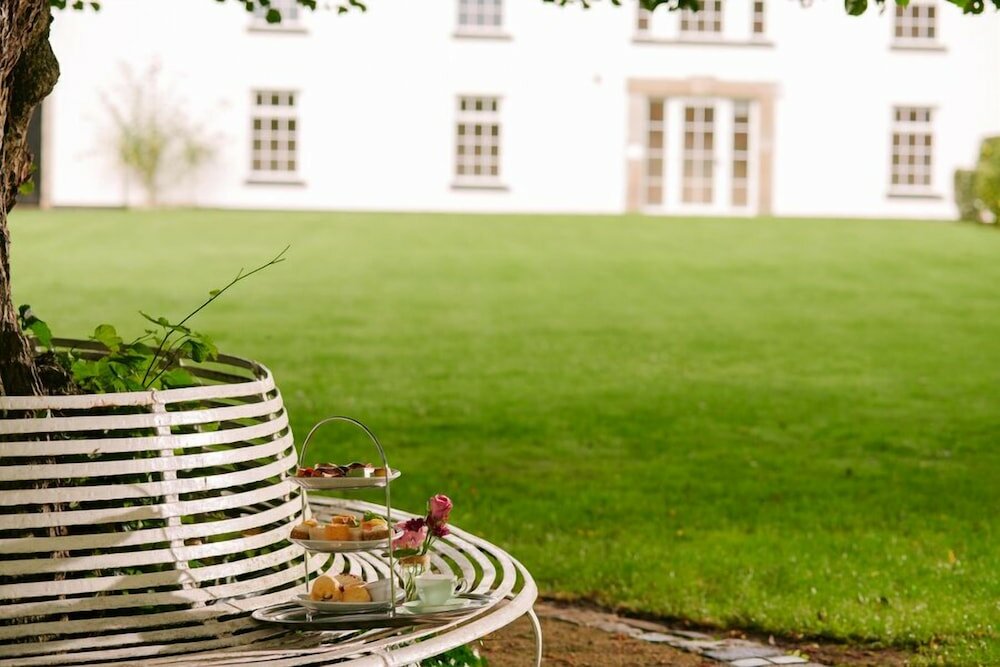 Фото Dunadry Hotel and Gardens