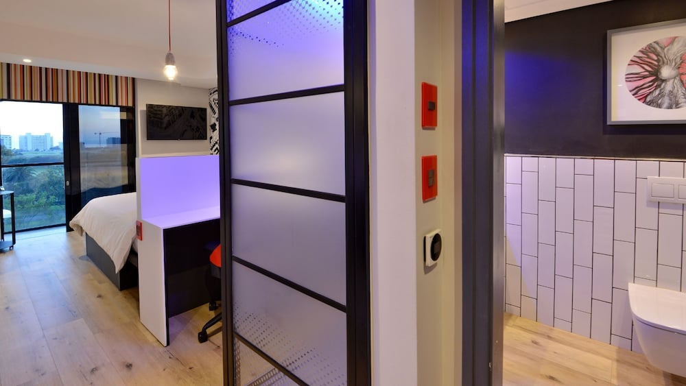 Фото Anew Hotel Green Point