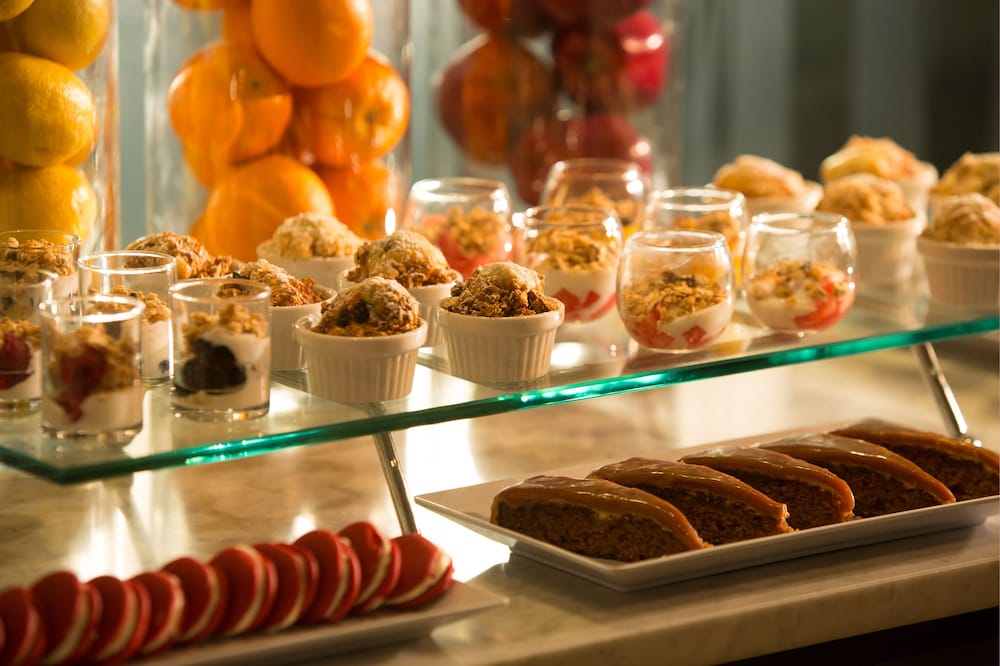 Фото Renaissance Meadowlands Hotel