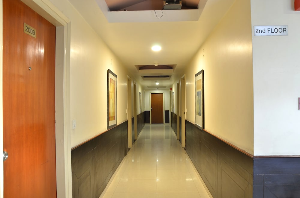 Фото Hotel Tourist Deluxe