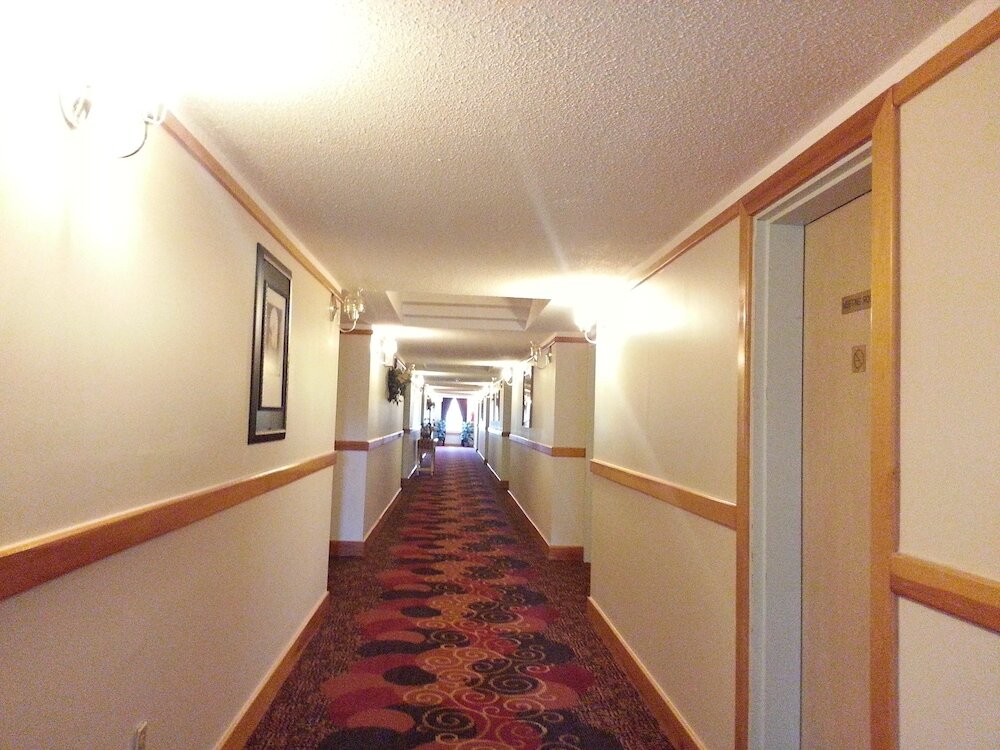 Фото Granite Town Hotel