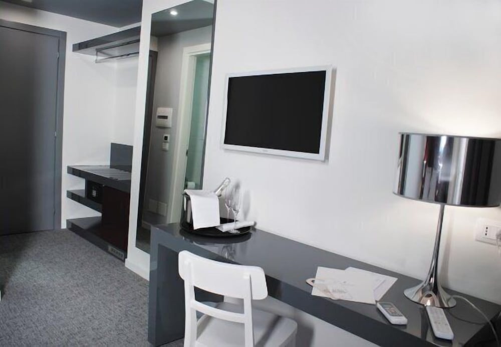 Фото Hotel Leopardi