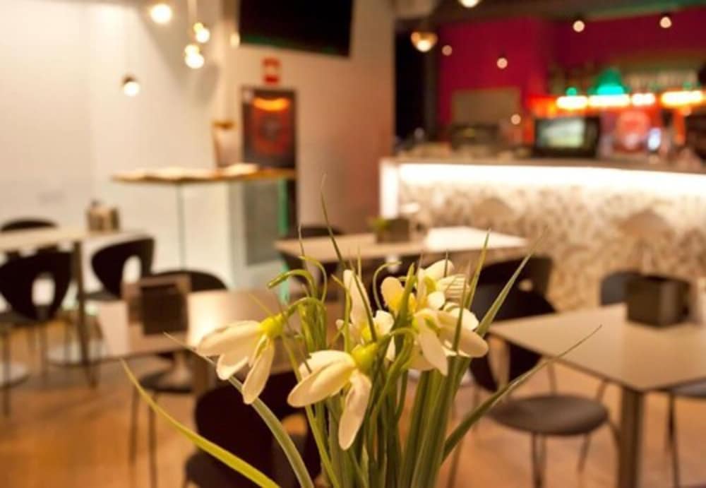 Фото Hotel Pompaelo Urban SPA