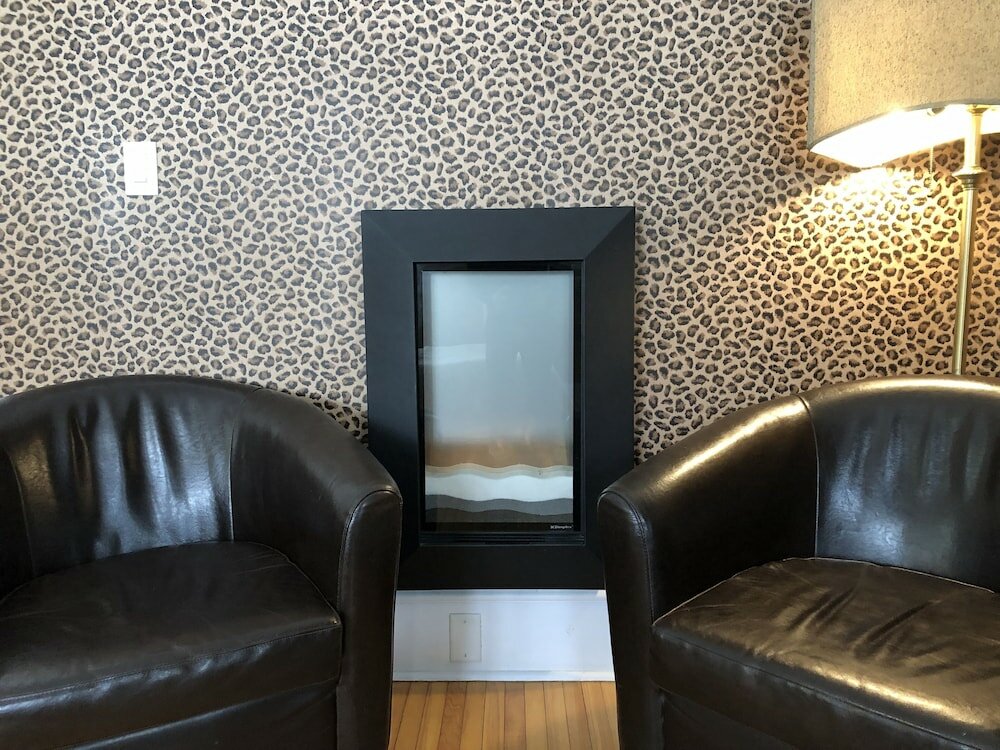 Фото Leaside Manor by The Leaside Group