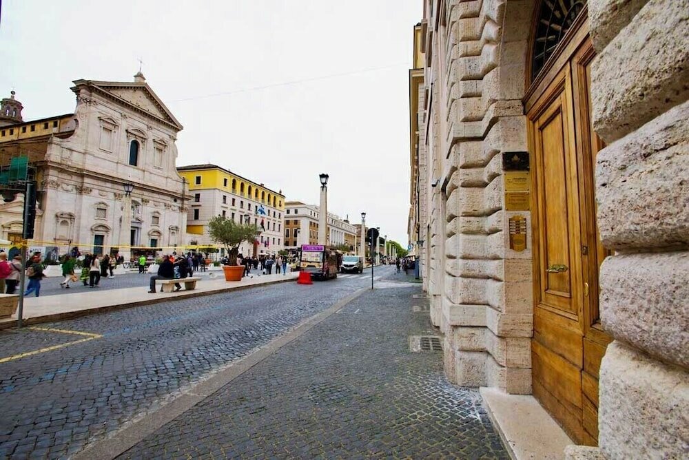 Фото St. Peter' Six Rooms & Suites