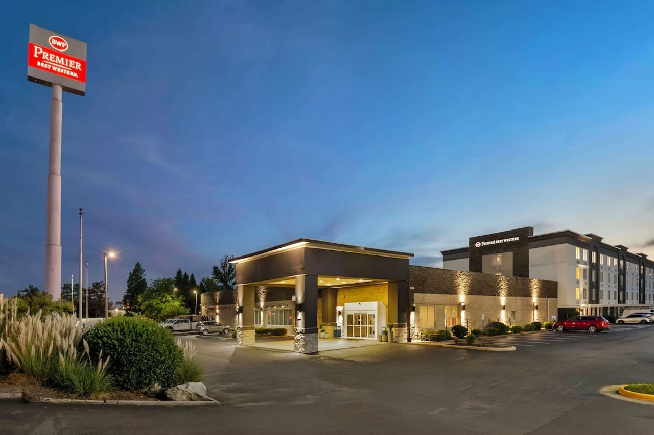 Фото Best Western Premier Richmond City Gateway