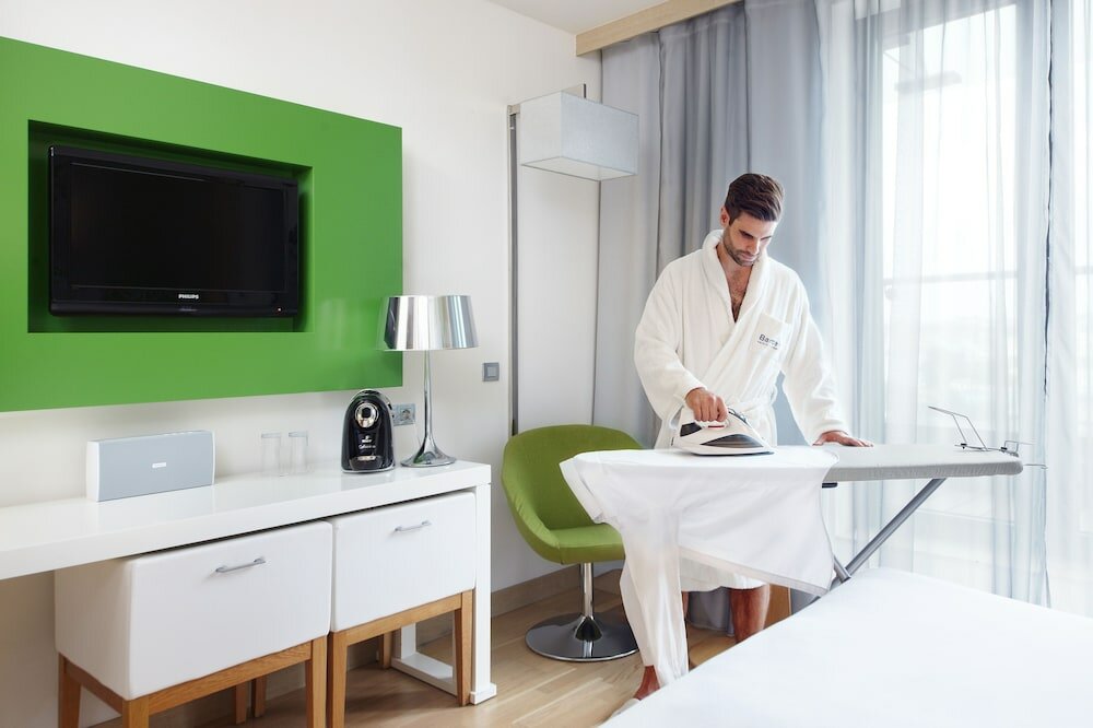 Фото Occidental Praha Five