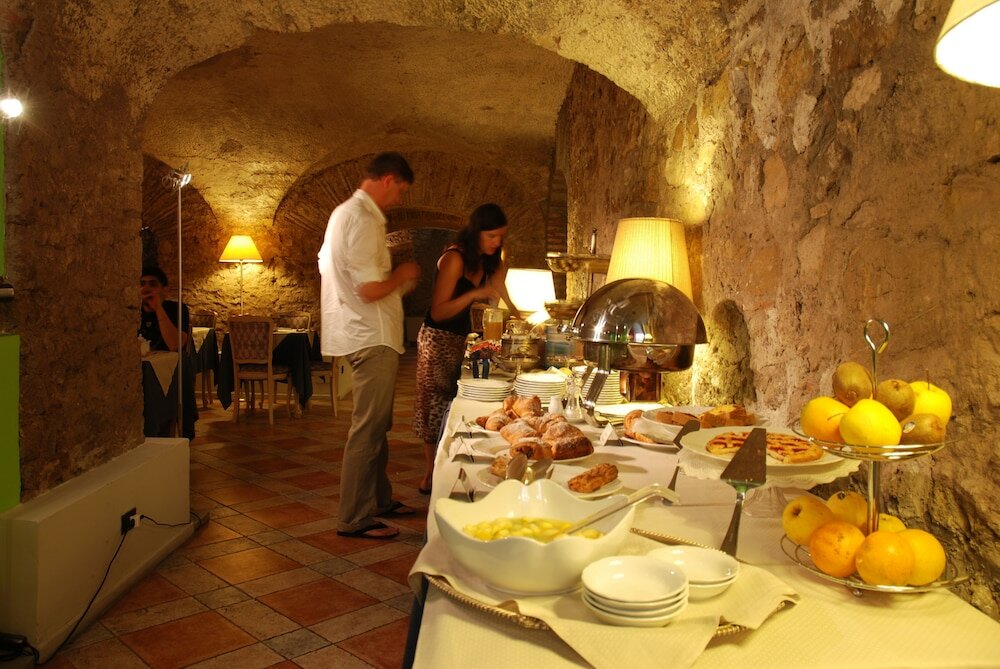 Фото Hotel de La Ville