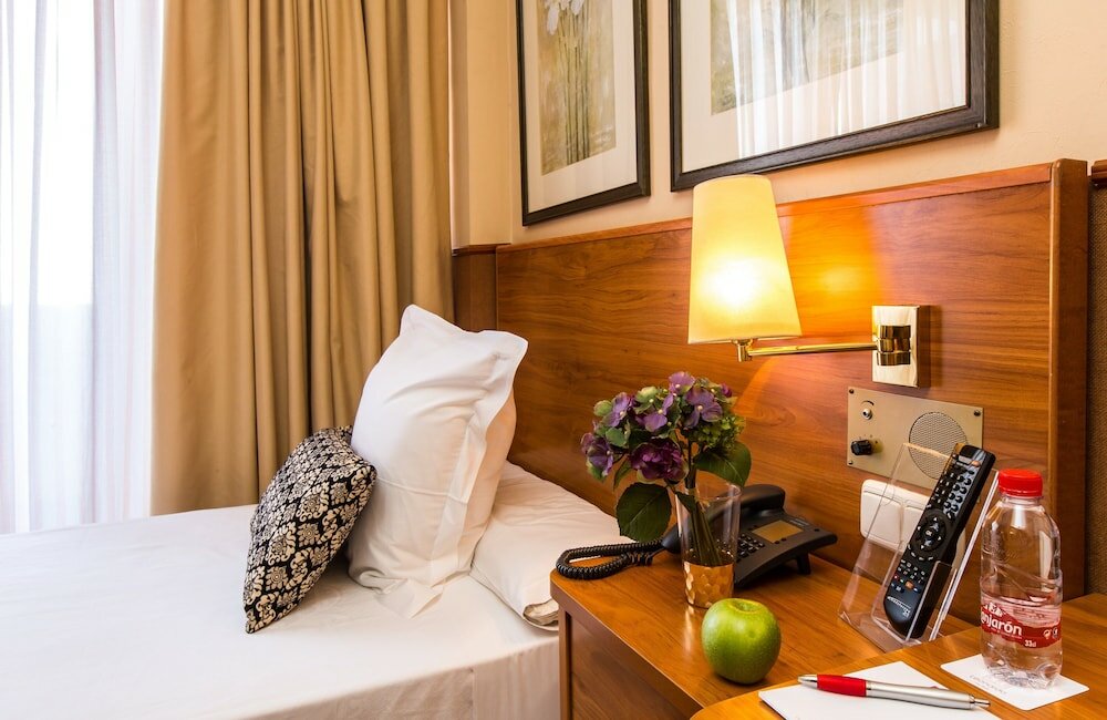 Фото Leonardo Hotel Granada