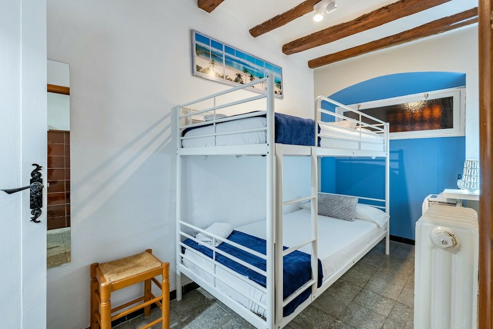 Фото Hostal Forum Tarragona