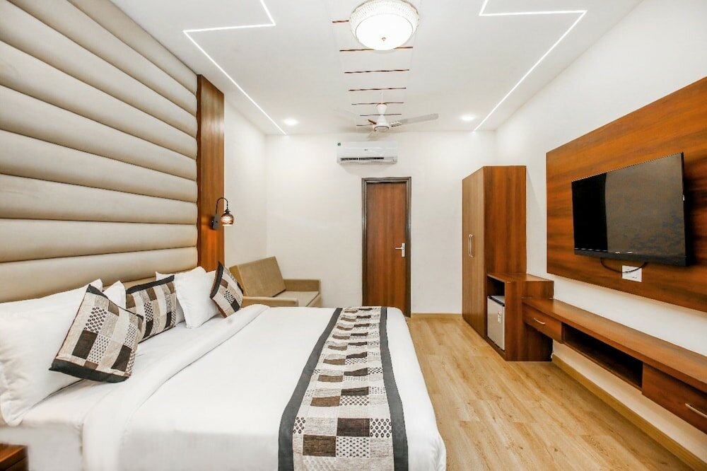 Фото Hotel Karan Residency