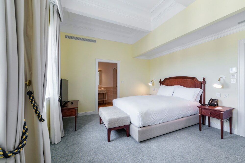 Фото Small Luxury Hotels of the World - Hospes Infante Sagres Porto