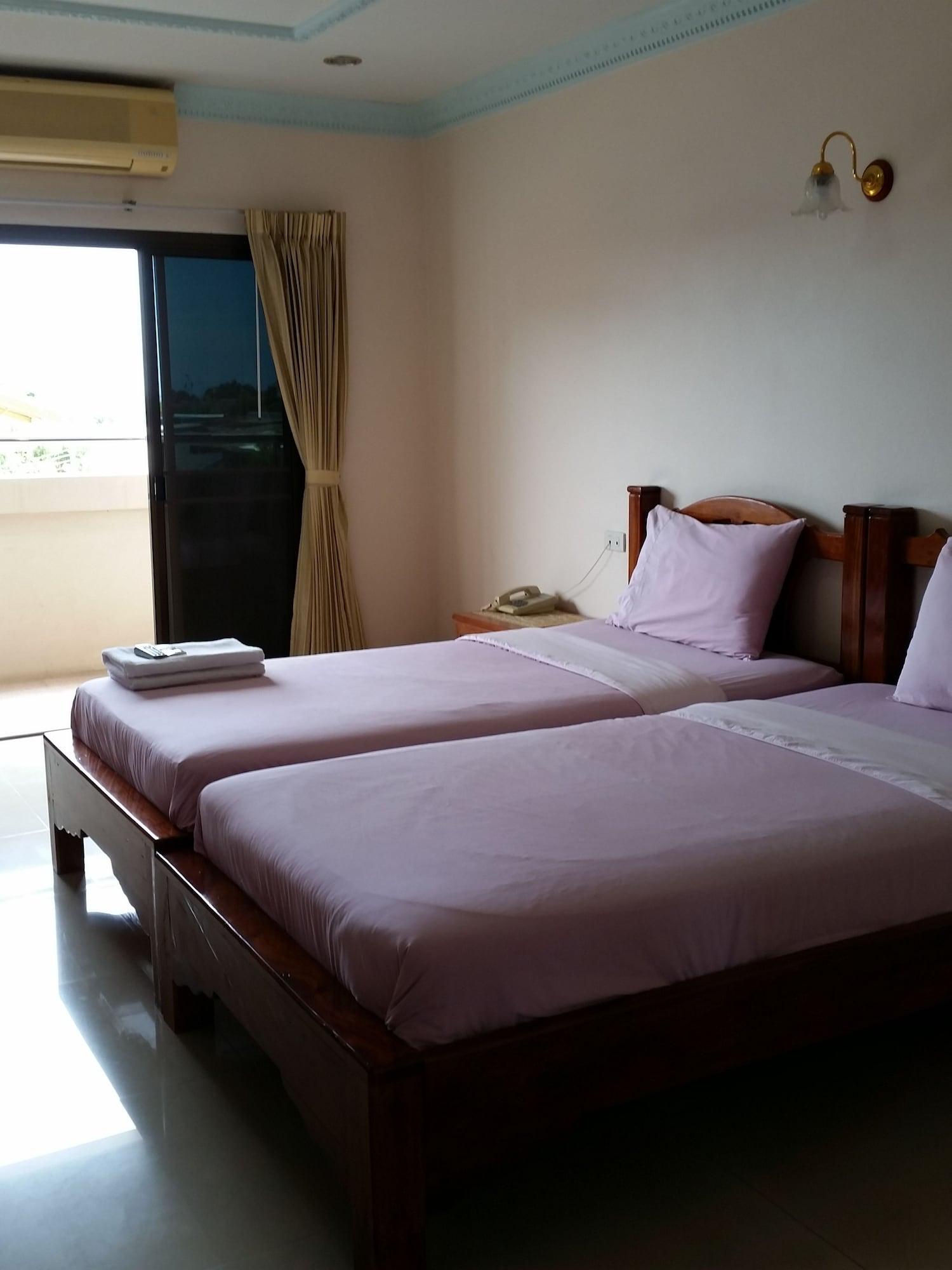 Фото Tassanee Garden Lodge