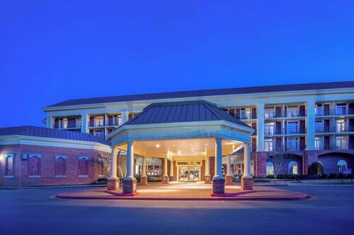 Гостиница Sheraton Music City Nashville Airport в Нашвилле
