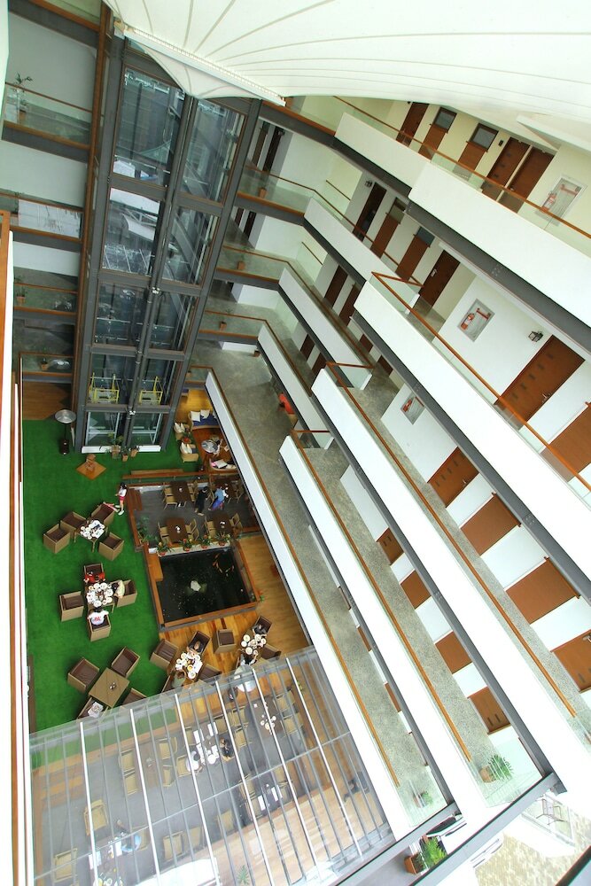 Фото Grand Sierra Pines Baguio