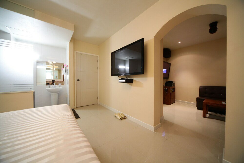 Фото A Hotel Iksan