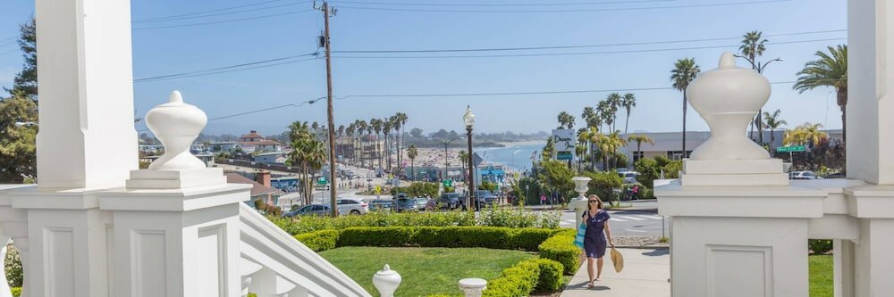 Фото West Cliff Inn - A Four Sisters Inn