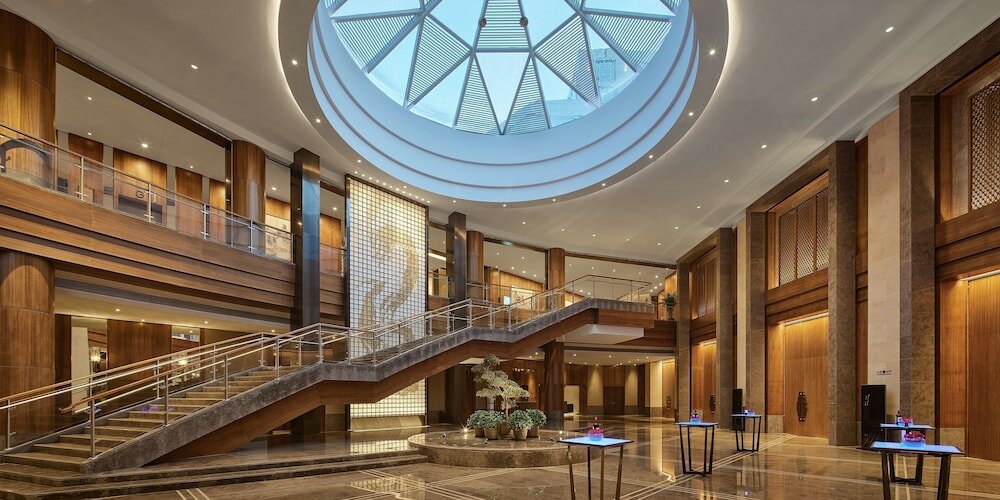 Фото Hualuxe Ningbo Harbor City, an Ihg Hotel