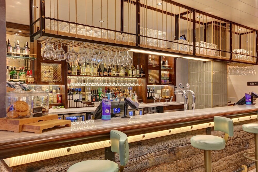 Фото Hub by Premier Inn London Westminster Abbey Hotel