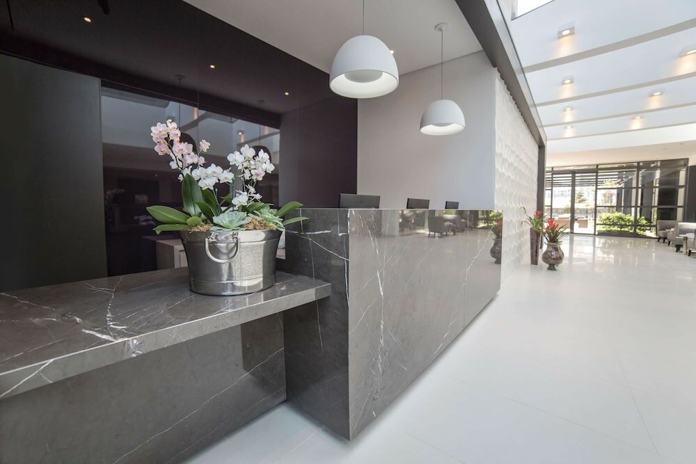 Фото Nh Curitiba The Five