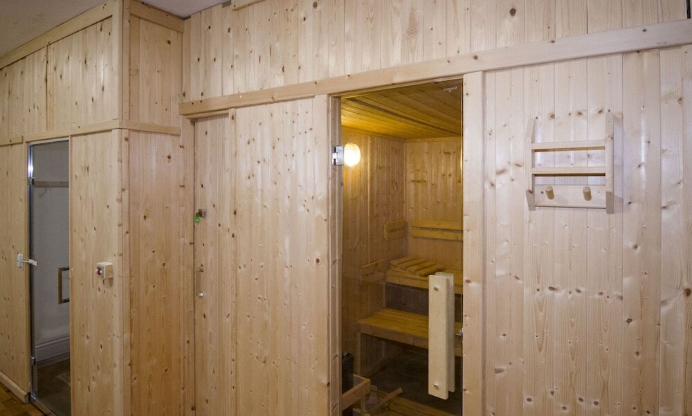 Фото Crofton House Hotel