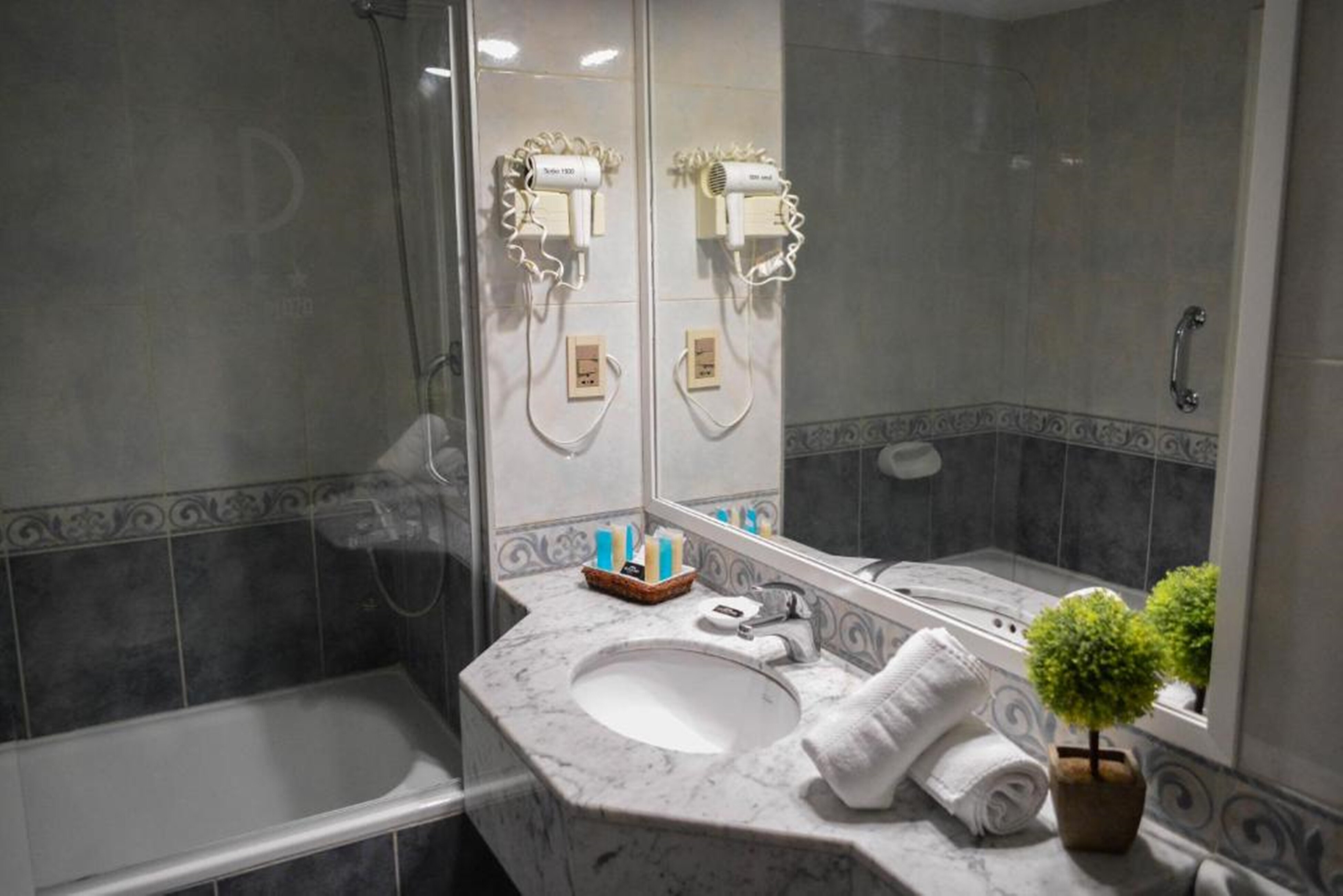 Фото Pocitos Plaza Hotel