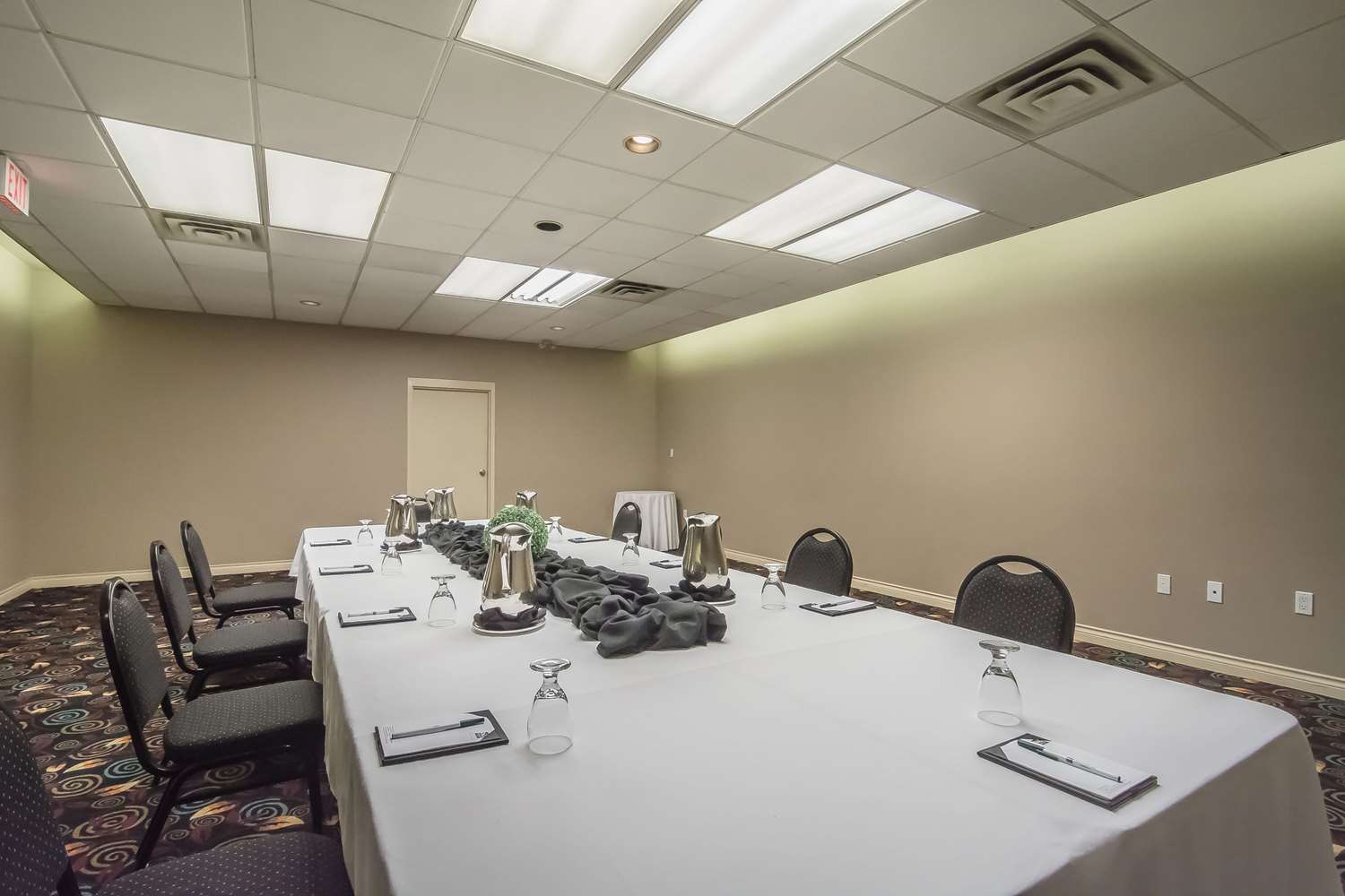 Фото Quality Inn West Edmonton