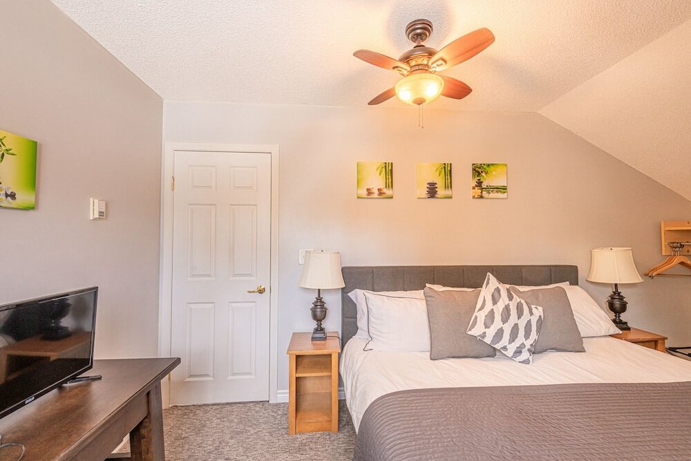 Фото Banff Boundary Lodge