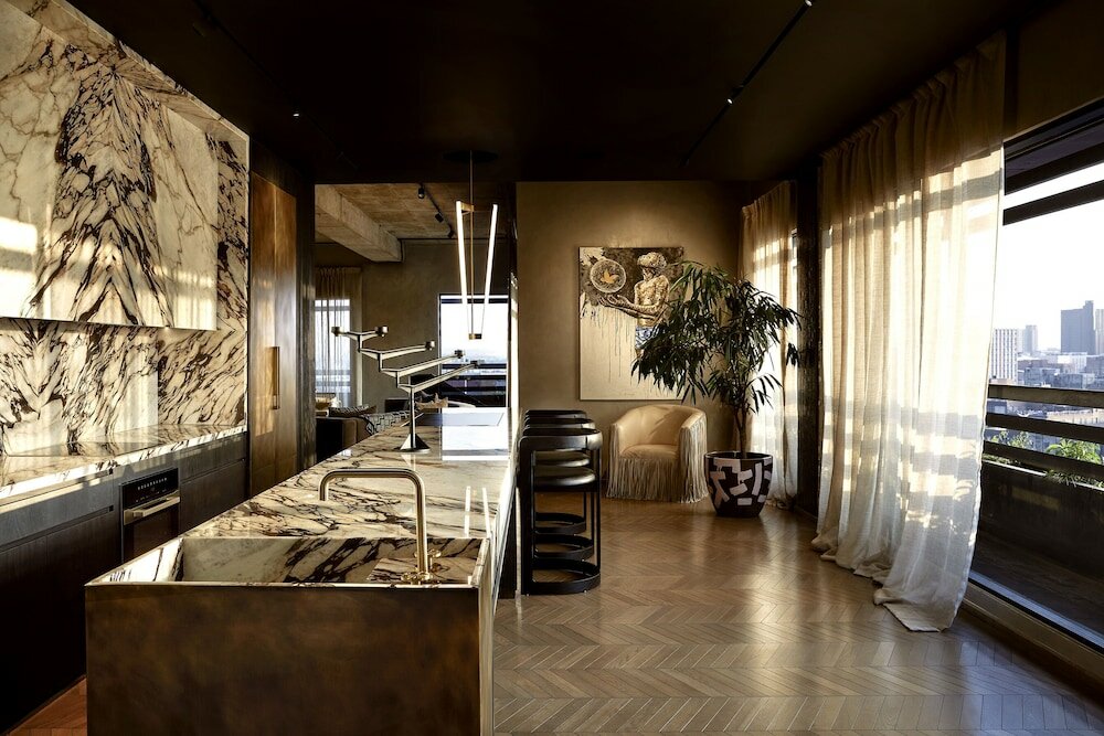 Фото Hallmark Hotel