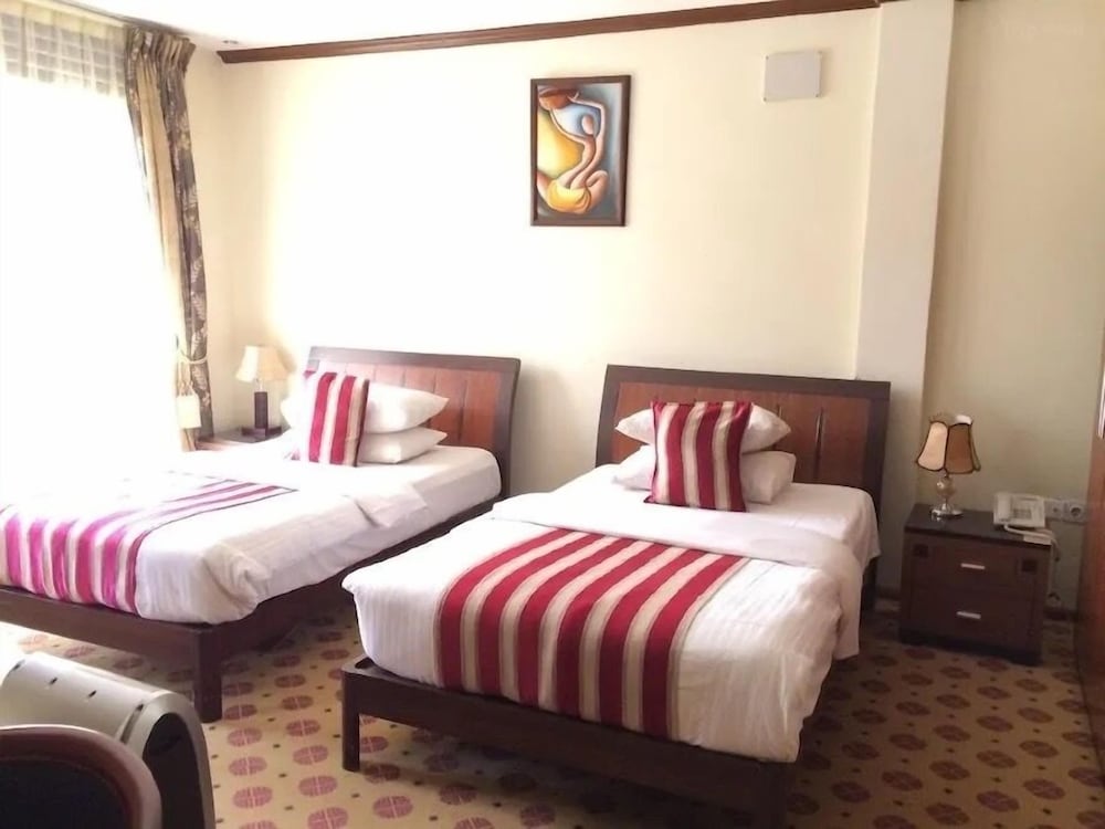 Фото Hotel Karisimbi