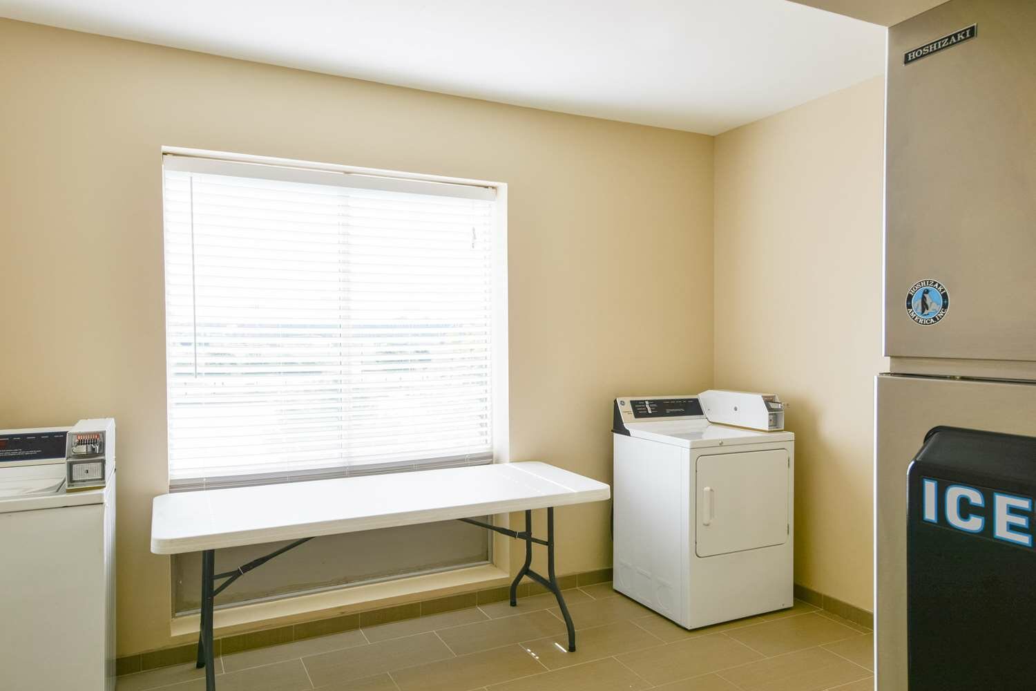 Фото Comfort Suites Frisco