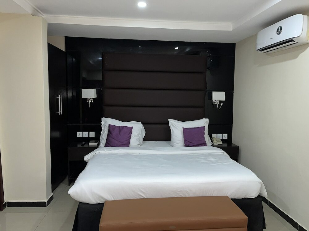 Фото Dwell Apartments