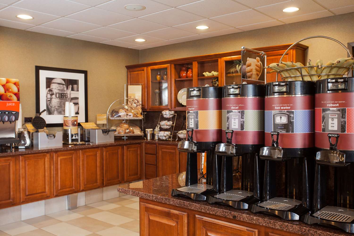 Фото Hampton Inn & Suites Addison