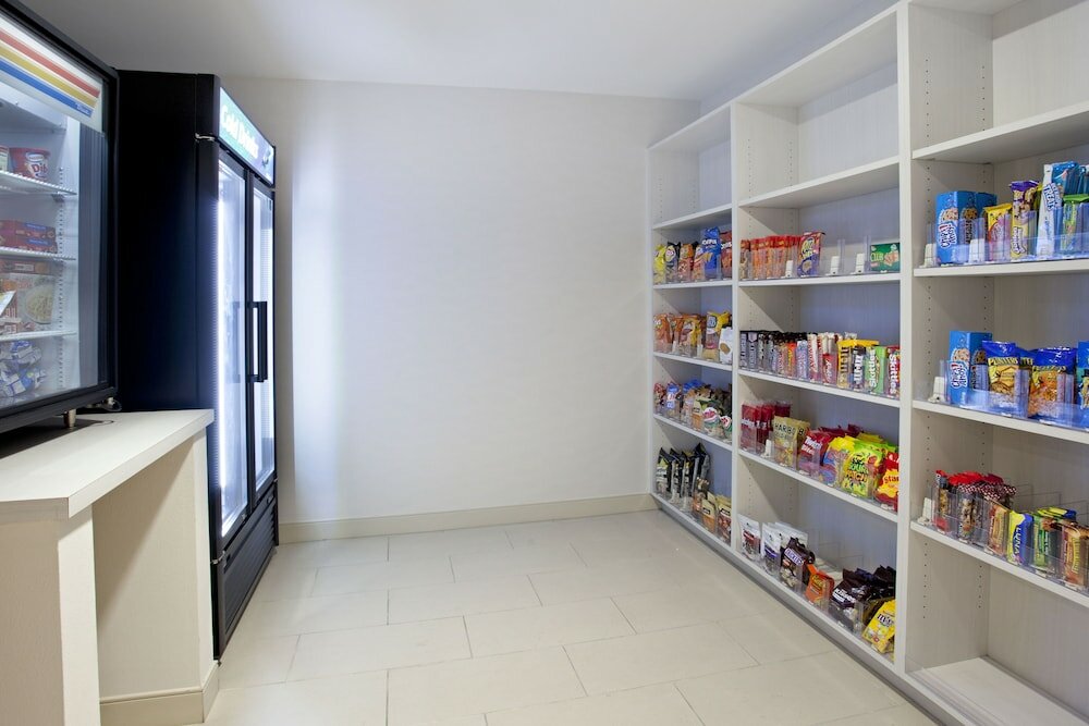 Фото Holiday Inn Express & Suites Austin Downtown - University, an Ihg Hotel