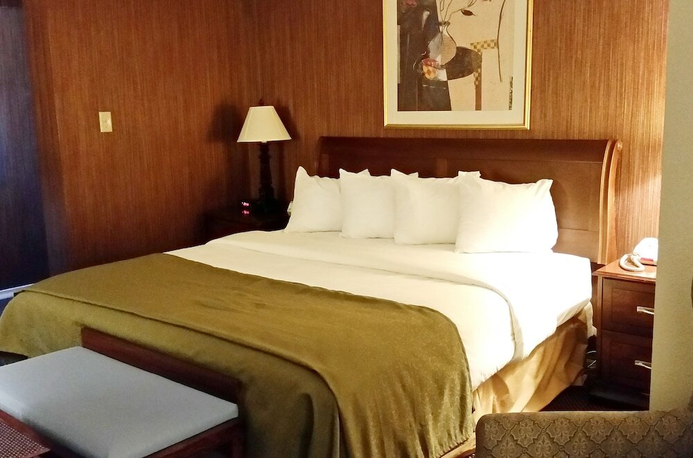 Фото Travelodge by Wyndham Watertown