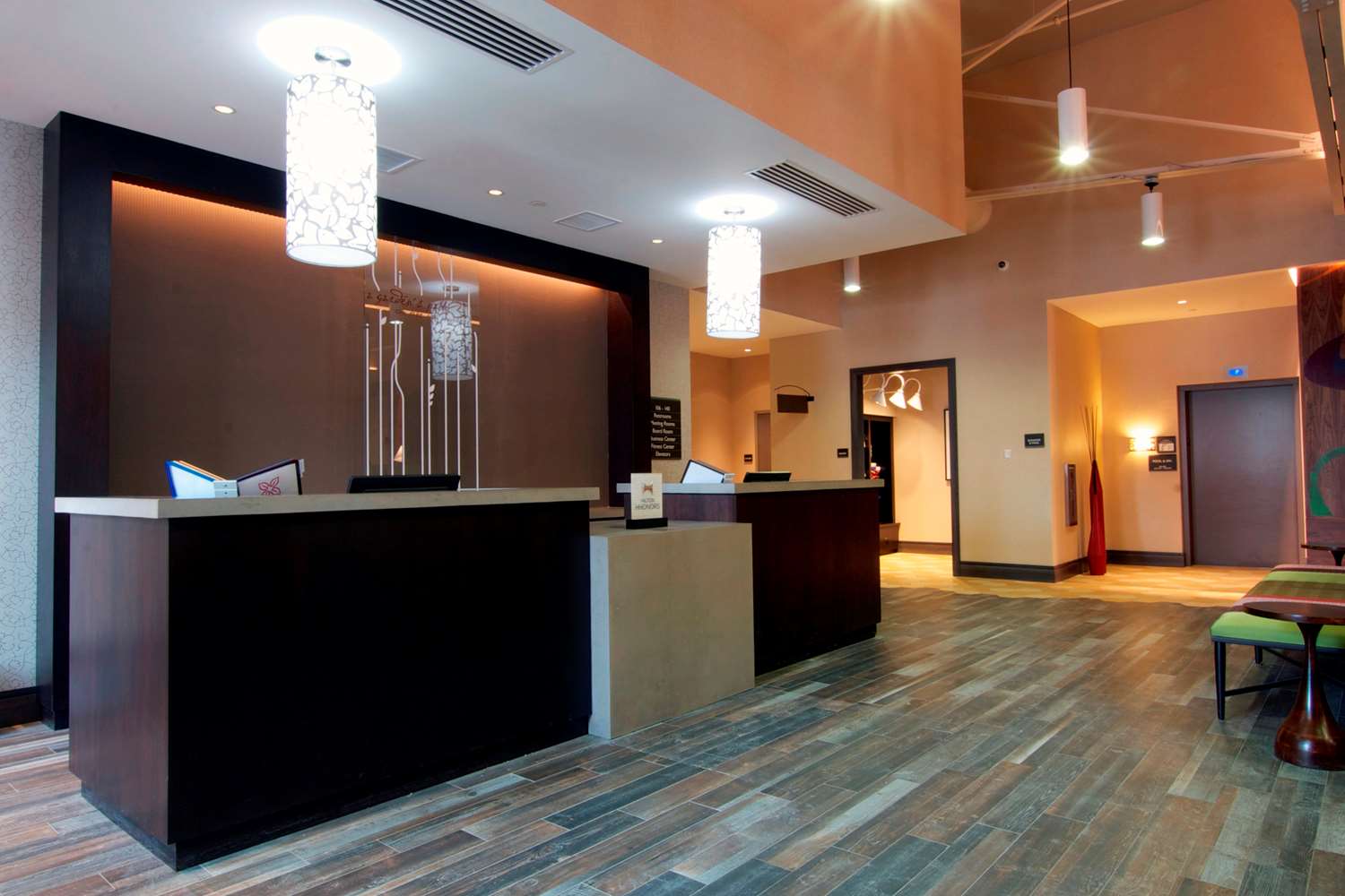 Фото Hilton Garden Inn Burlington Downtown