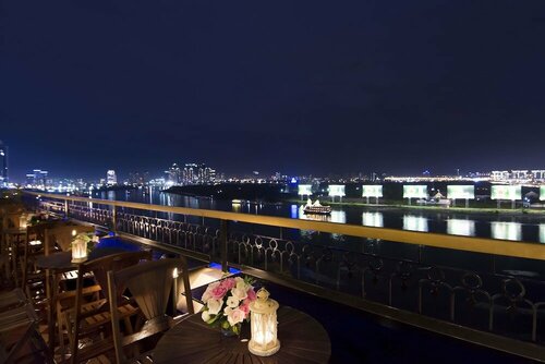 Гостиница Hotel Majestic Saigon в Хошимине