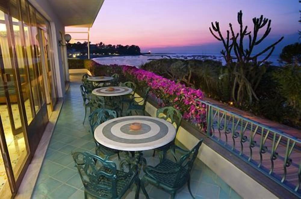 Фото Hotel Ambasciatori