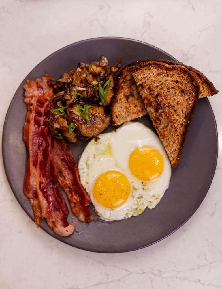 Фото Ambassador Hotel Kansas City, Autograph Collection