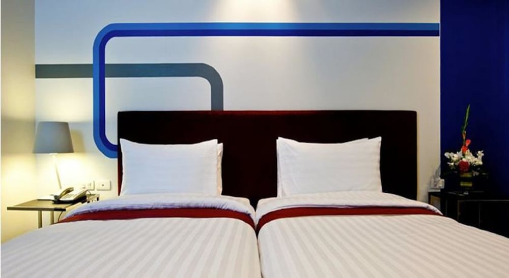 Фото Fx Hotel Metrolink Makkasan