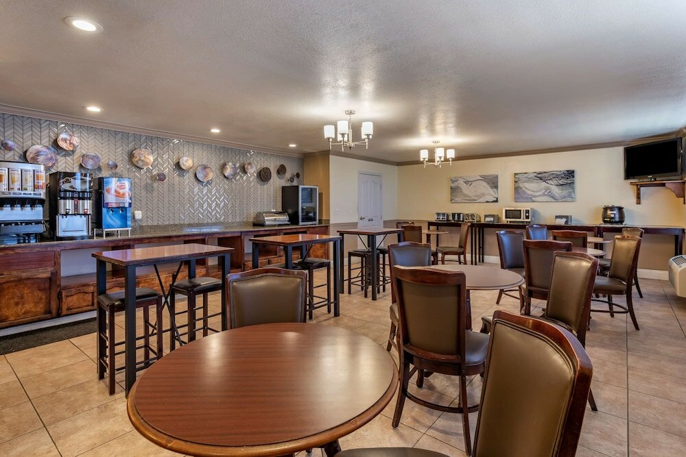 Фото Best Western Plus John Jay Inn & Suites