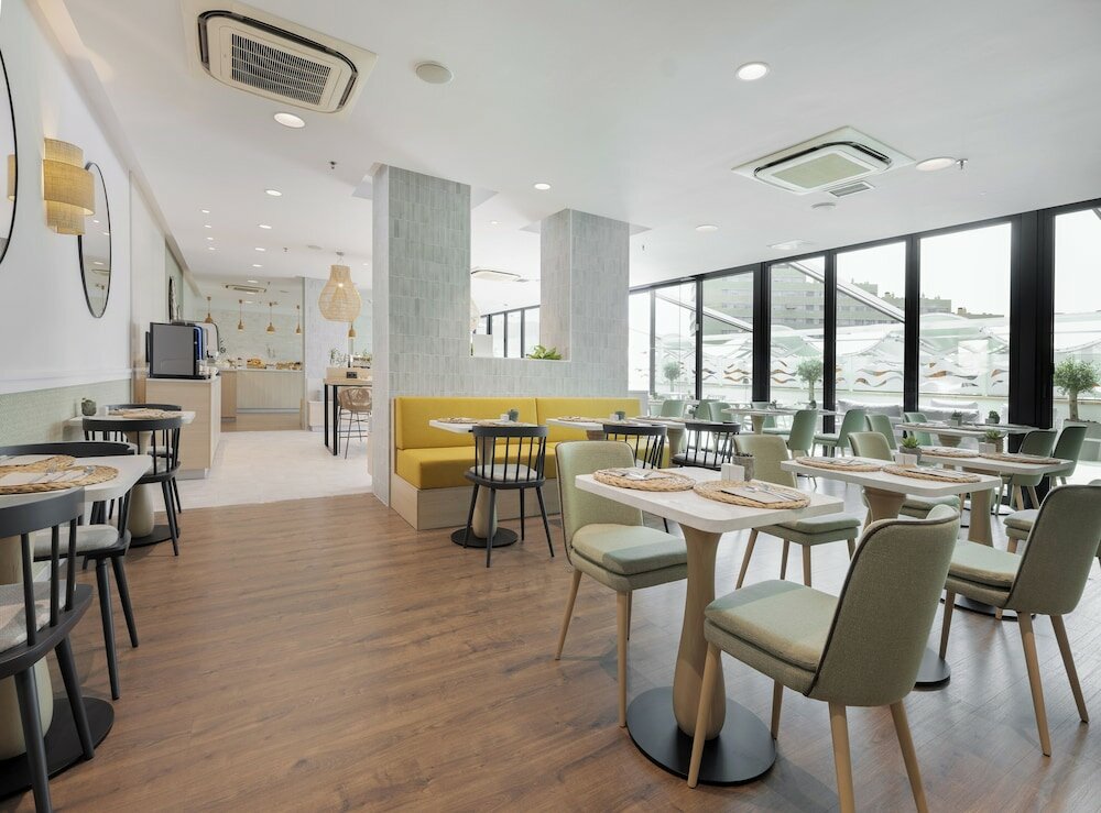 Фото Malaga Alameda Centro Affiliated by Meliá