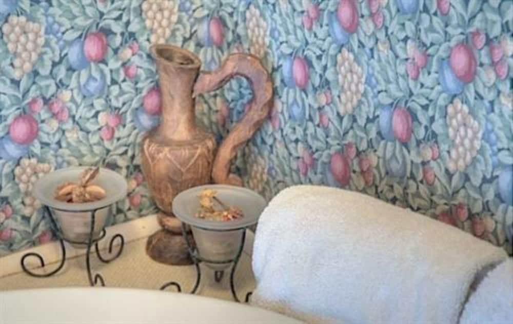 Фото Oliver Inn Bed and Breakfast