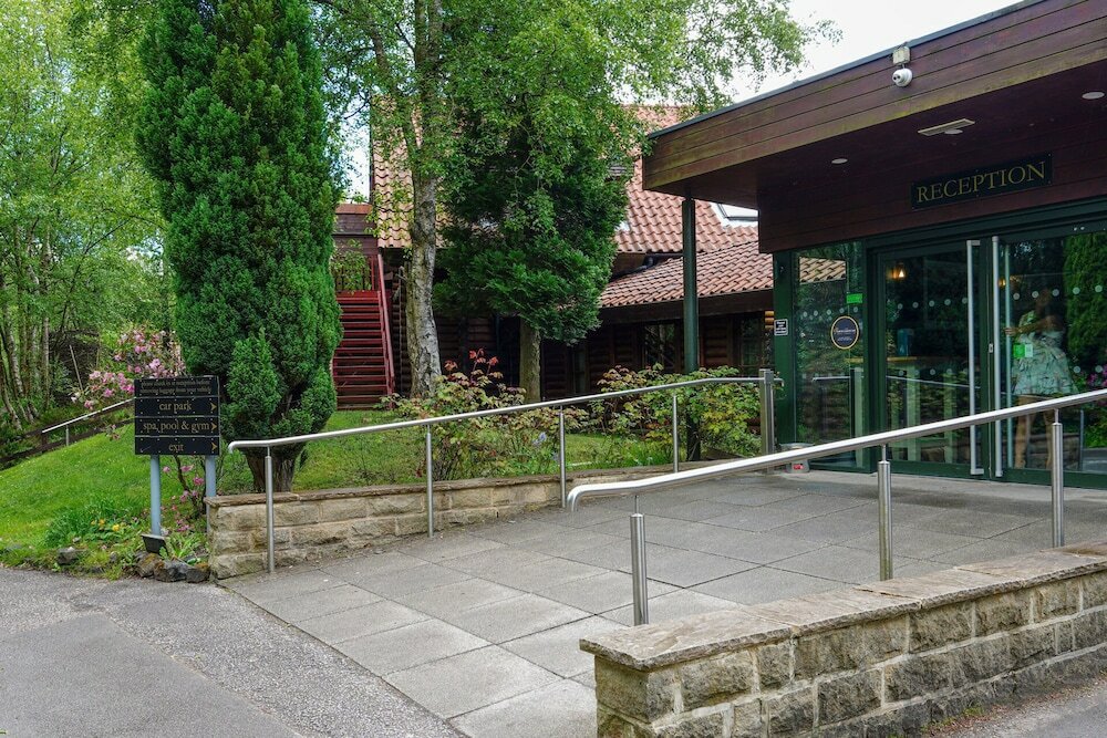 Фото Chevin Country Park Hotel & SPA