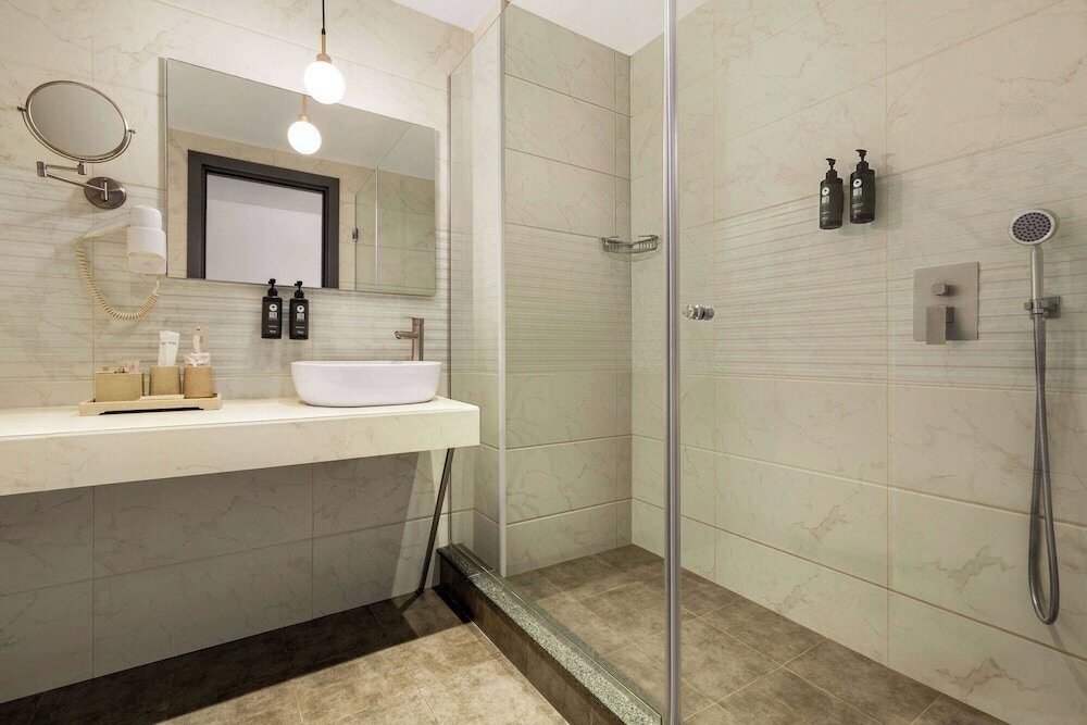 Фото Ramada by Wyndham Tbilisi Old City