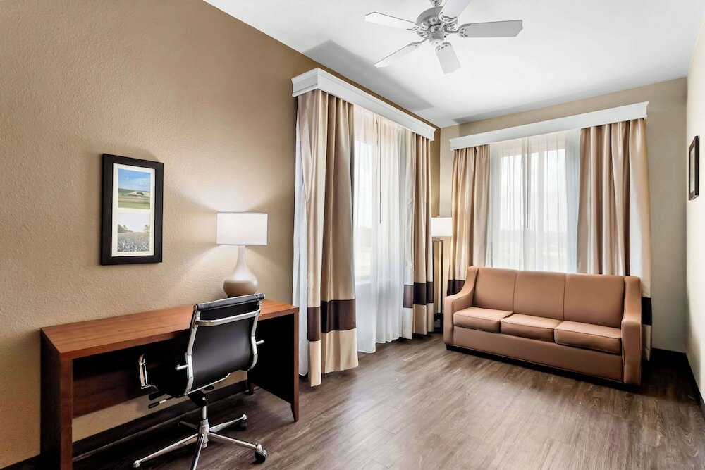 Фото Comfort Inn & Suites Grenada