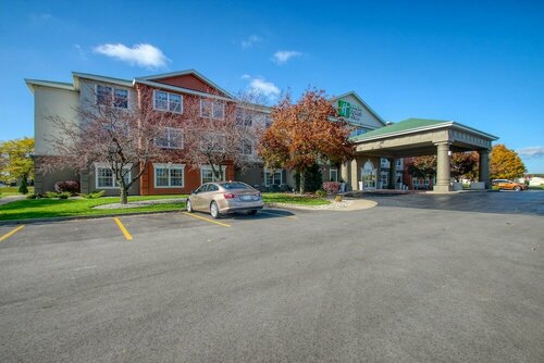 Гостиница Holiday Inn Express & Suites Oshkosh-Sr 41 в Ошкоше
